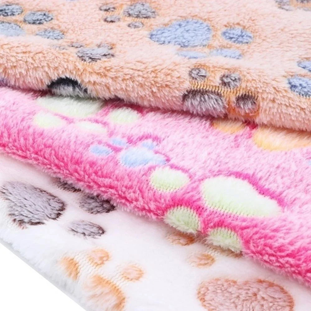 Soft Fluffy Pet Blanket with Cute Cartoon Design – Warm and Cosy for Dogs & Cats